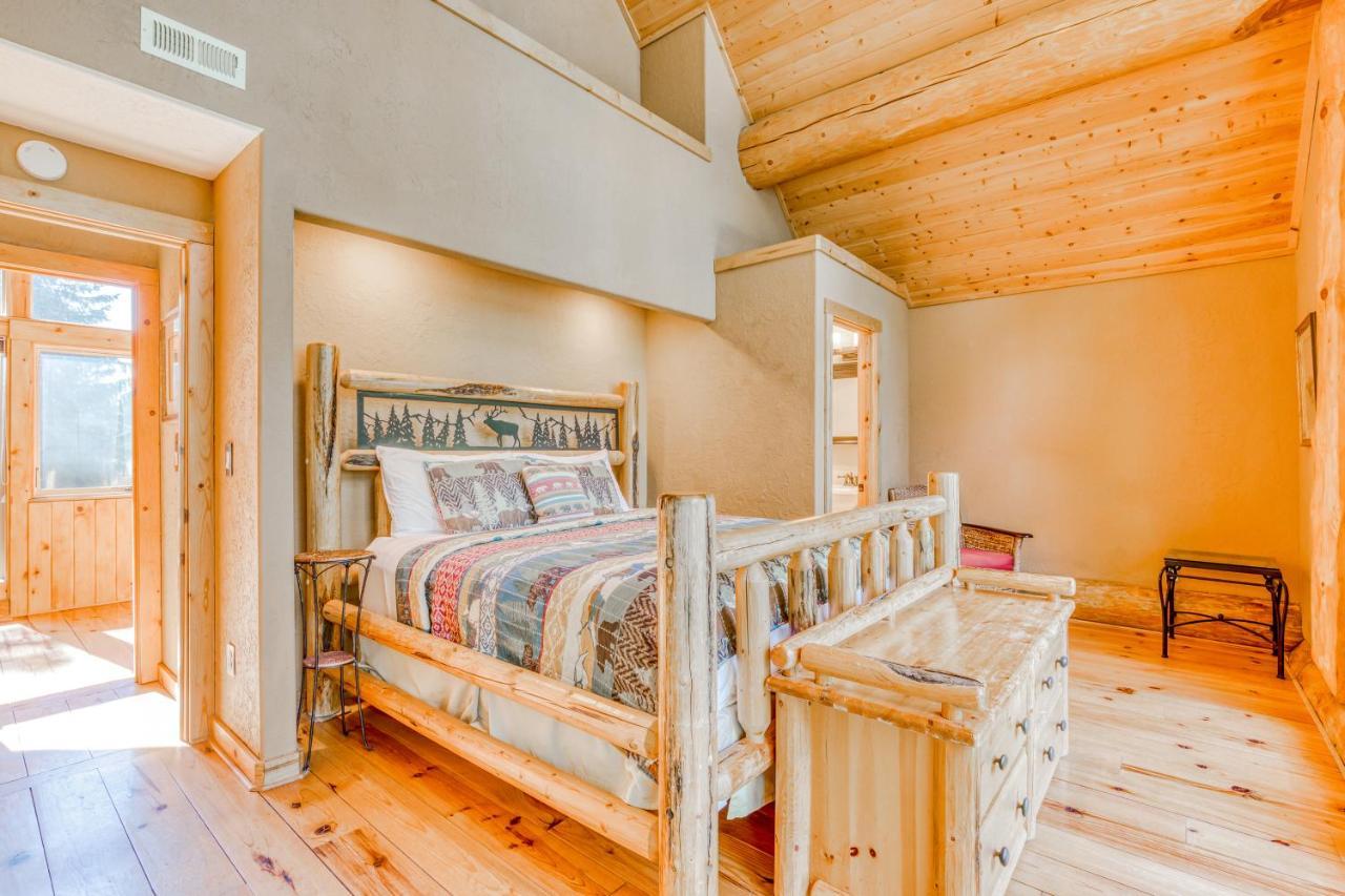 Skiing Bear Chalet Говермент Кэмп Экстерьер фото