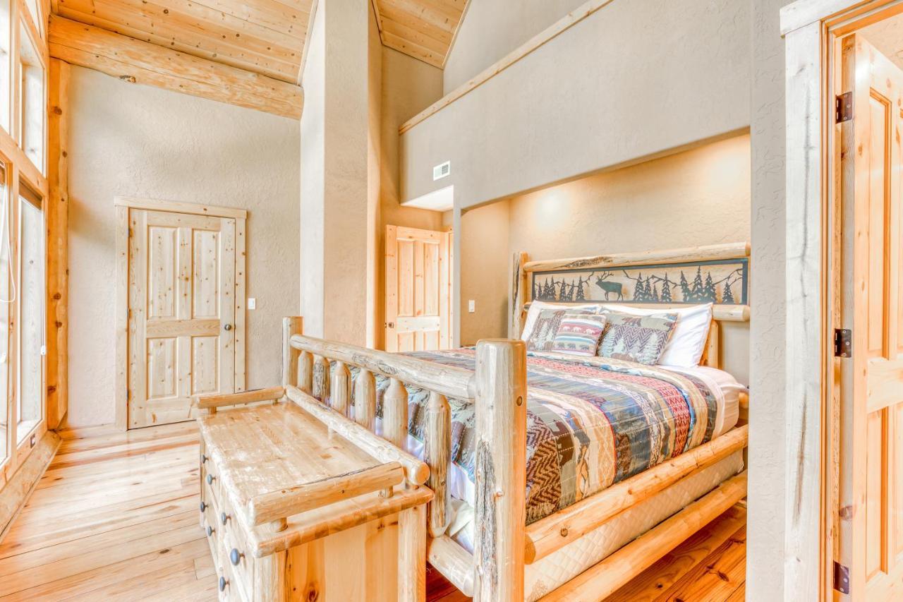 Skiing Bear Chalet Говермент Кэмп Экстерьер фото