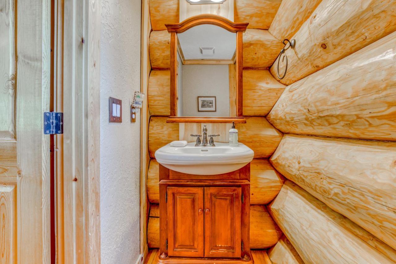 Skiing Bear Chalet Говермент Кэмп Экстерьер фото